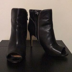 Open toe heeled booties